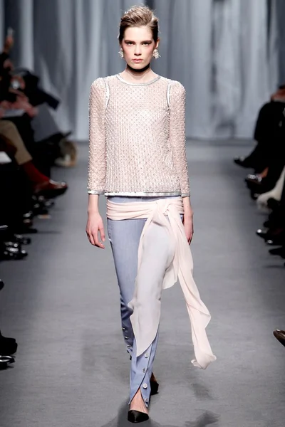 Look 37
